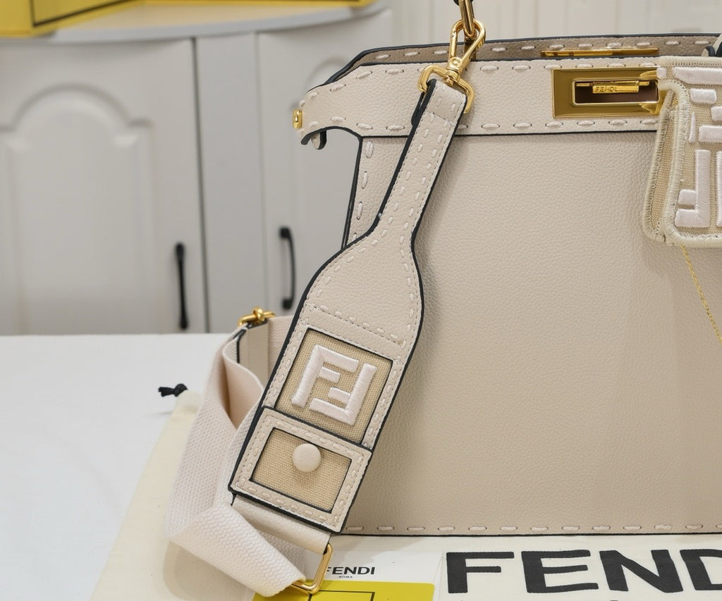 FENDI - Peekaboo ISeeU