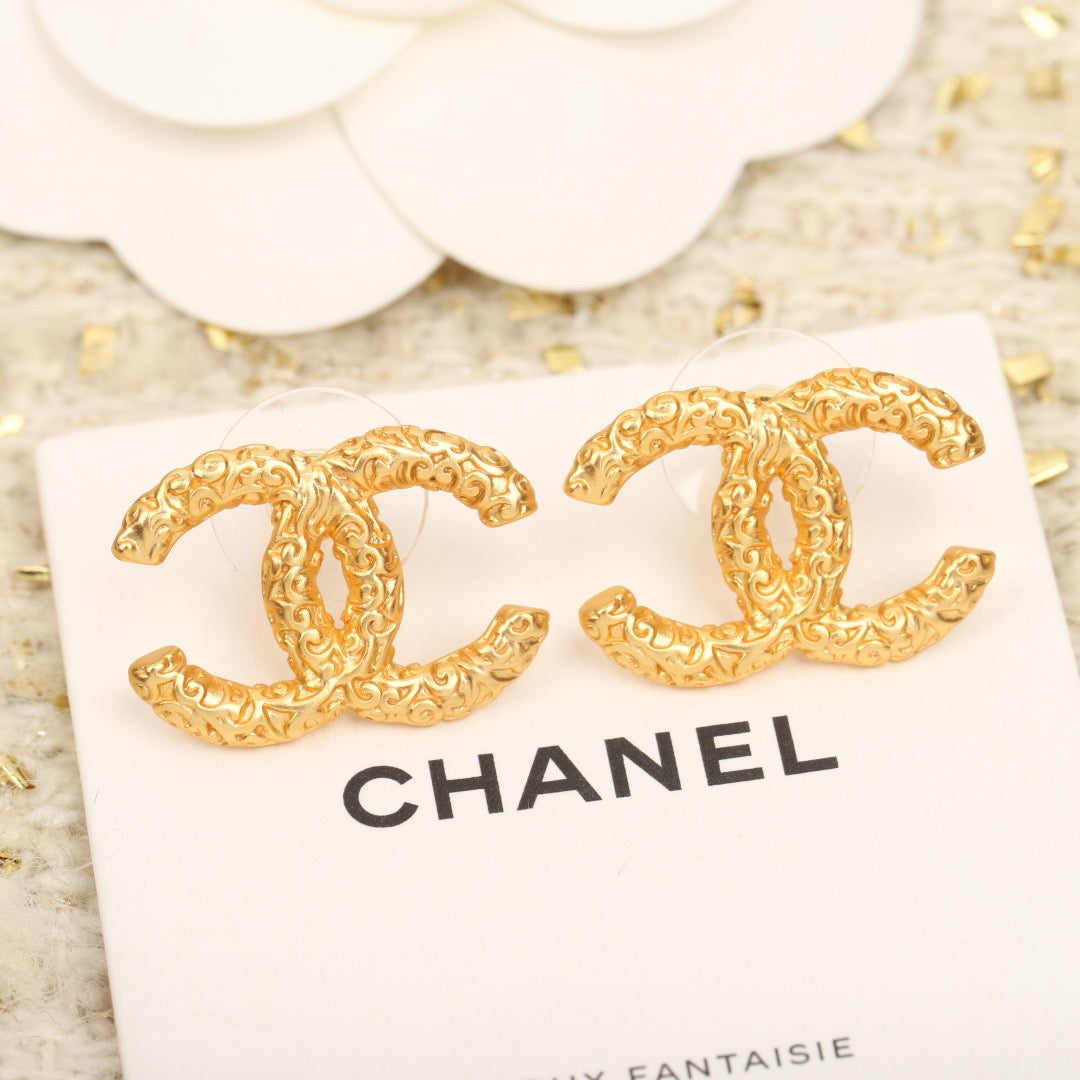 CHANEL - earrings