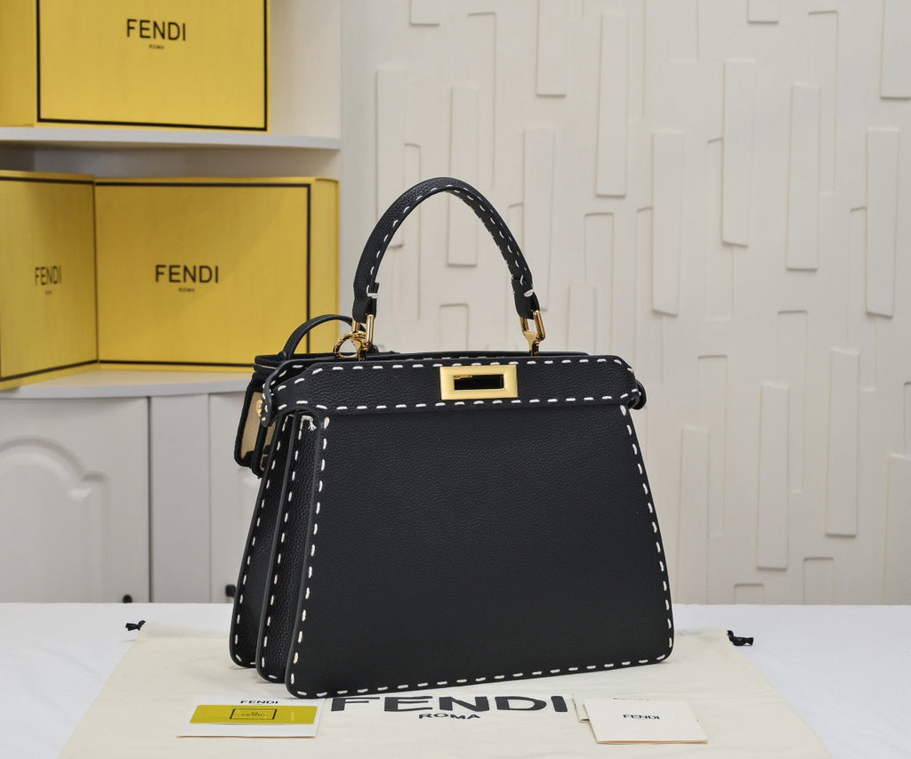 FENDI - Peekaboo ISeeU