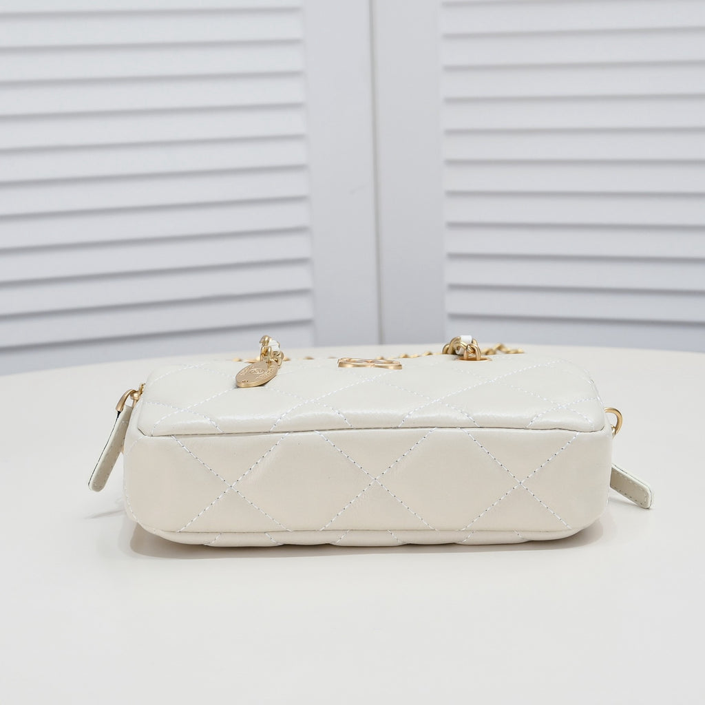 CHANEL -  Caviar Quilted Clutch With Chain White