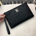 LOUIS VUITTON - Men’s clutch