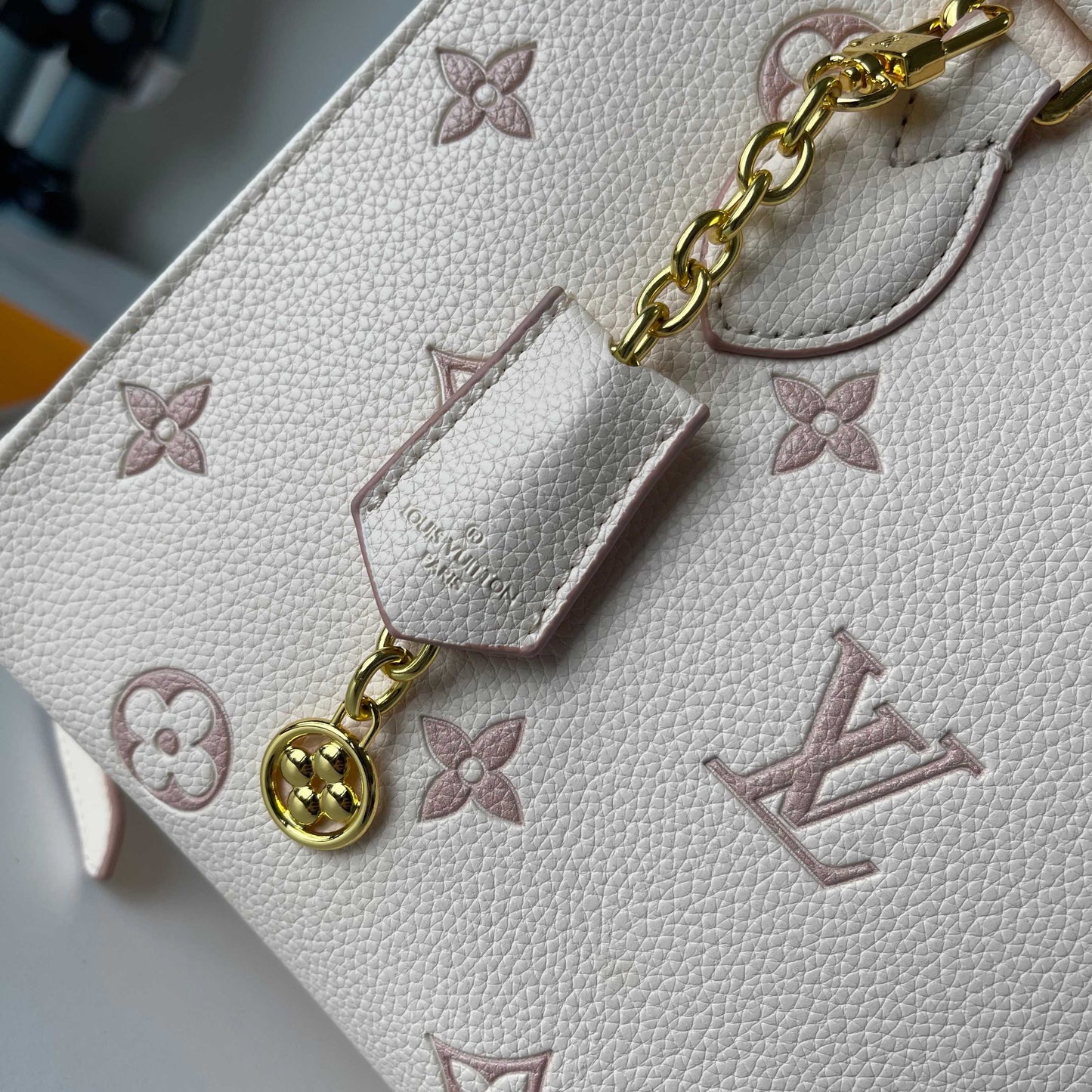 LOUIS VUITTON- On the go