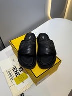 FENDI - Diagonal Slides