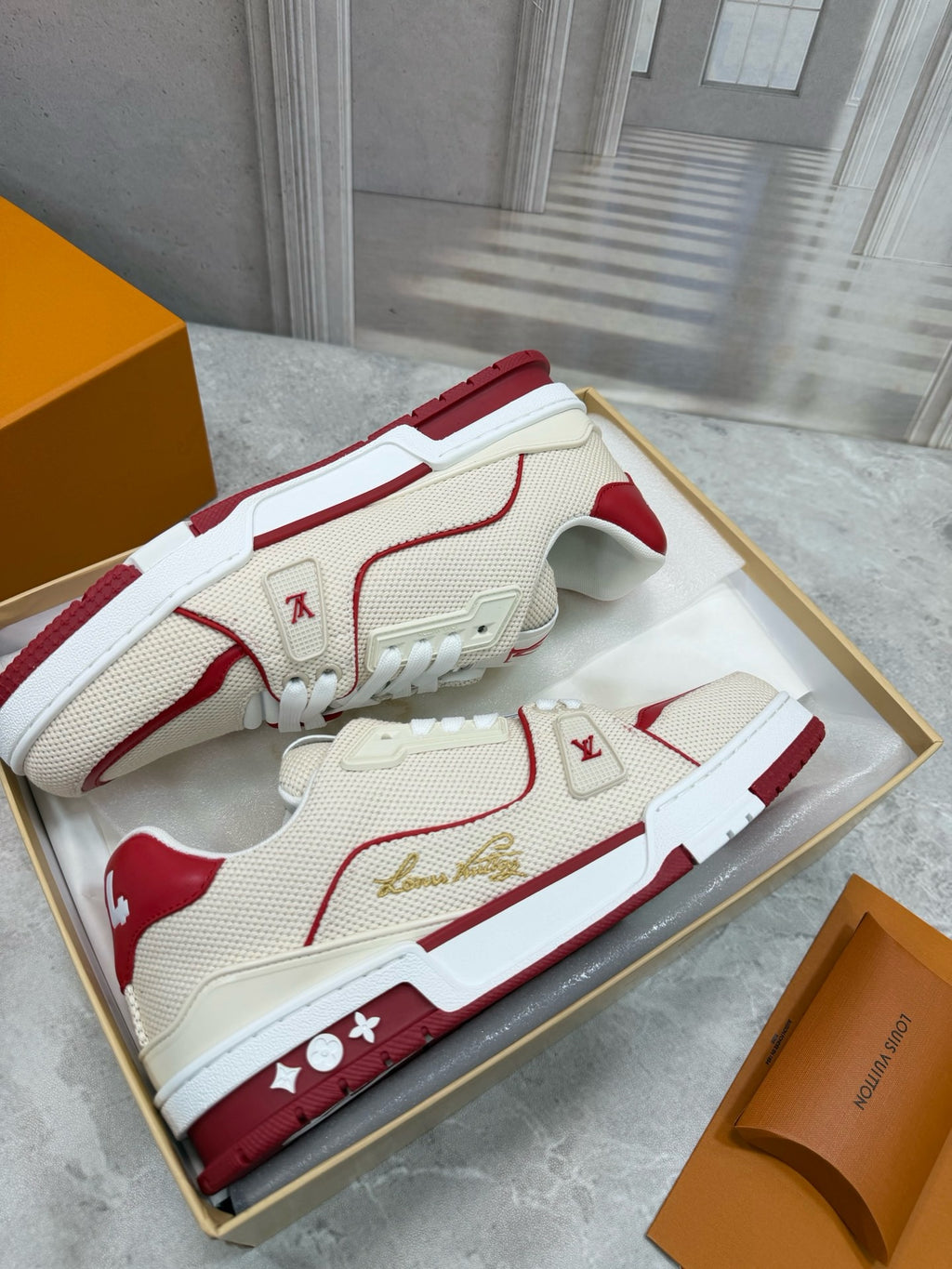 LOUIS VUITTON- Unisex sneakers