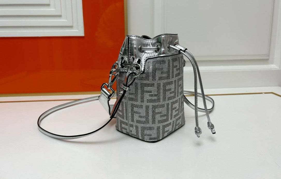 FENDI - Mon Tresor bucket bag