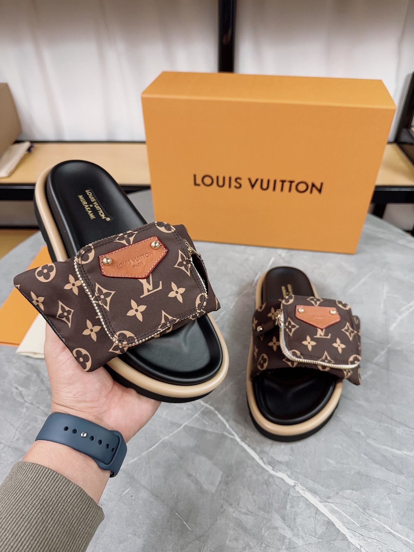 LOUIS VUITTON - pillow flat mule