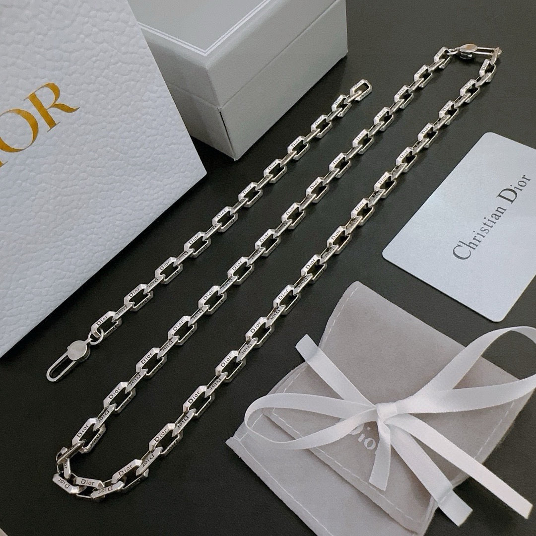 DIOR - Oblique Pendant Necklace