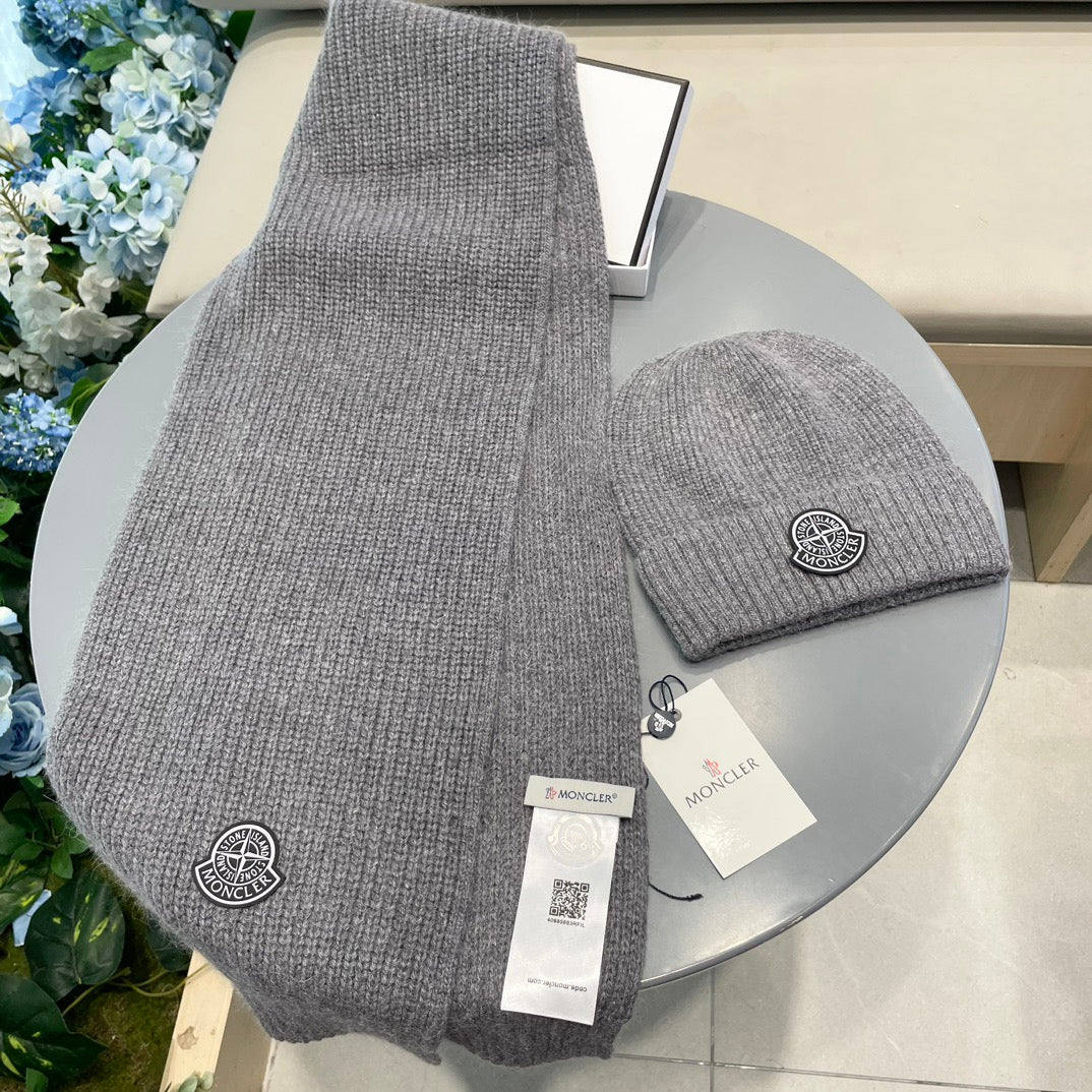 MONCLER -  Two-piece set of cashmere