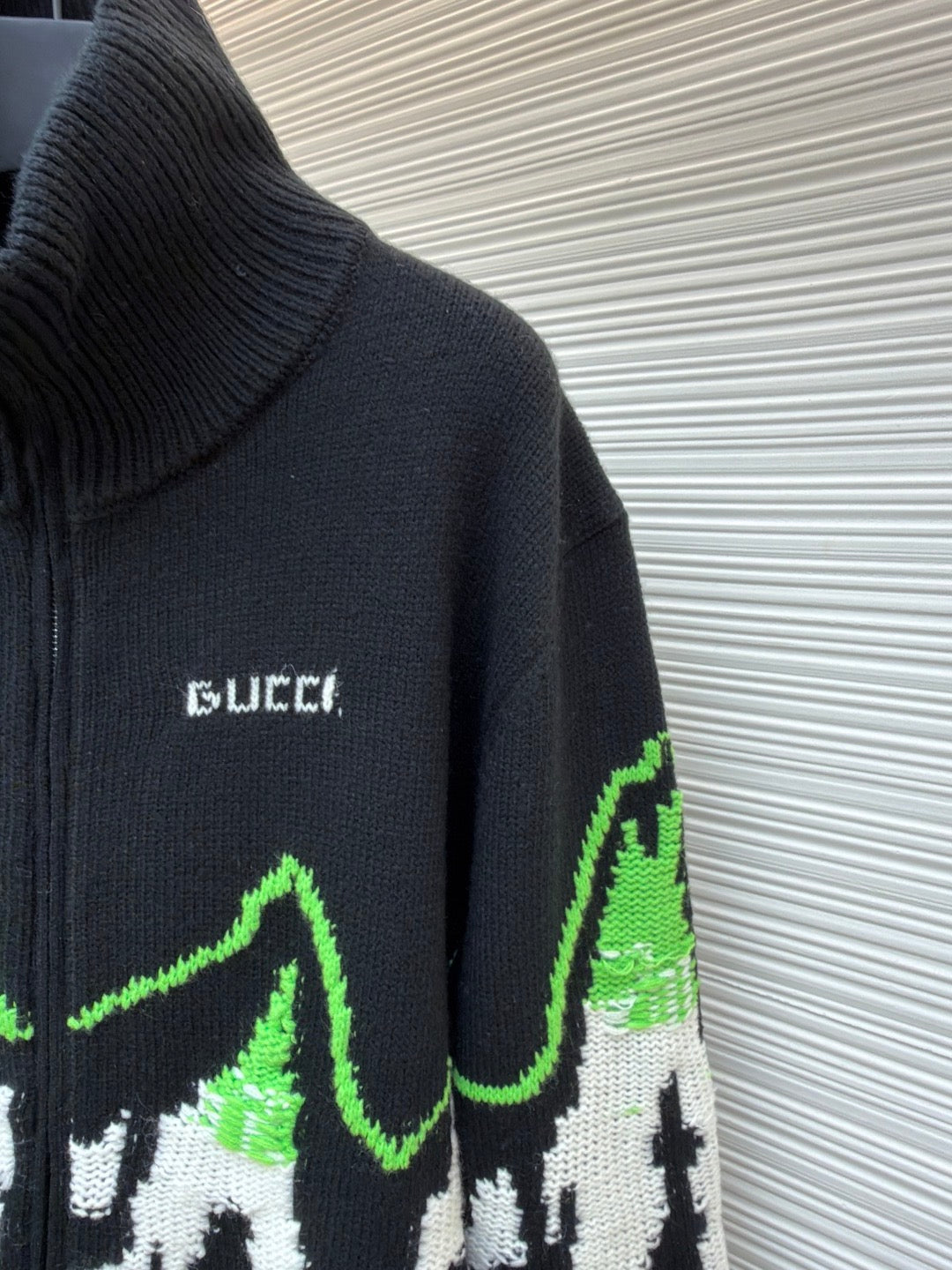 GUCCI  - Men's Black Wool Jacquard Zip Jacket With Intarsia