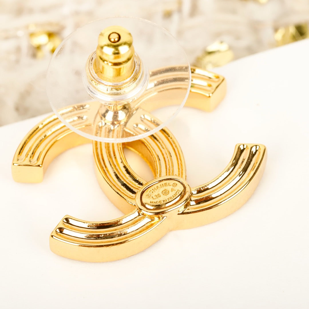 CHANEL - earrings