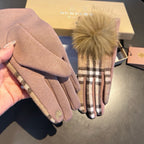 BURBERRY - Fur gloves
