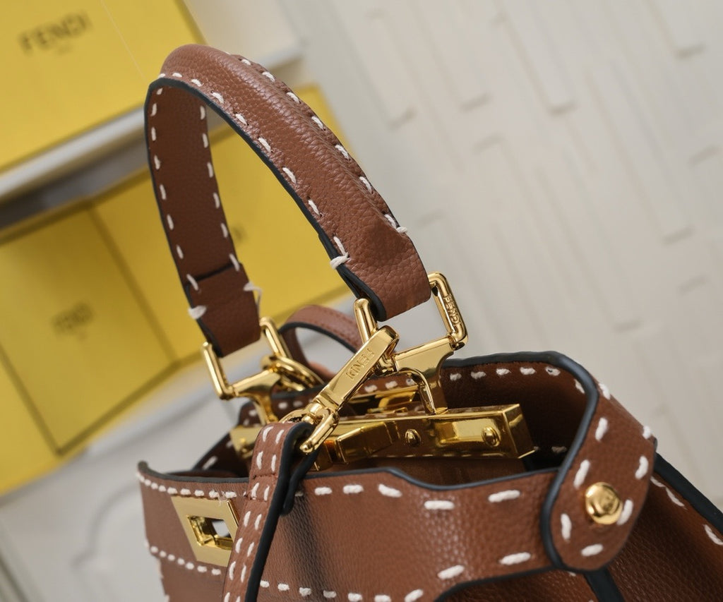 FENDI - Peekaboo ISeeU