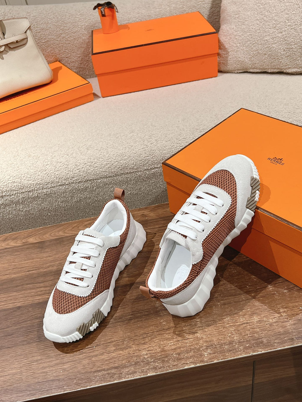 HERMES- bouncing sneakers