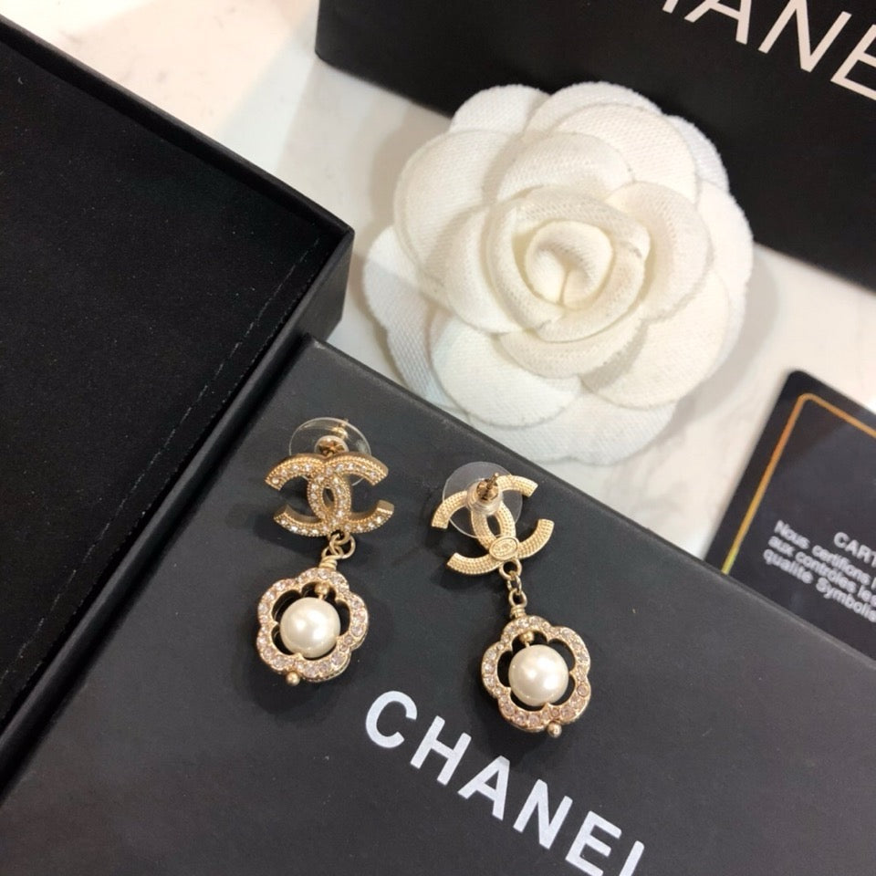 CHANEL - earrings