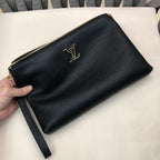 LOUIS VUITTON - Men’s clutch