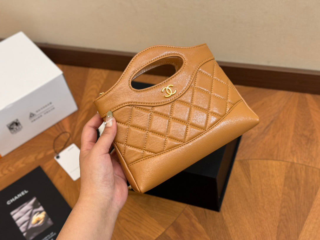 CHANEL - Amore bag