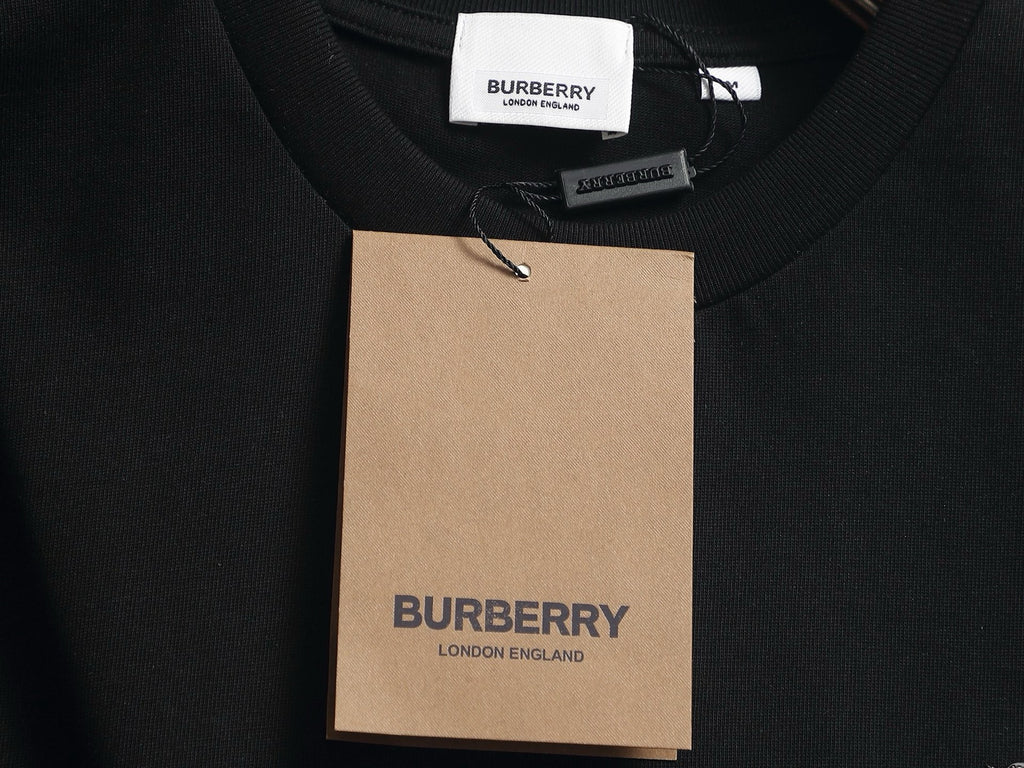 BURBERRY - T-shirt