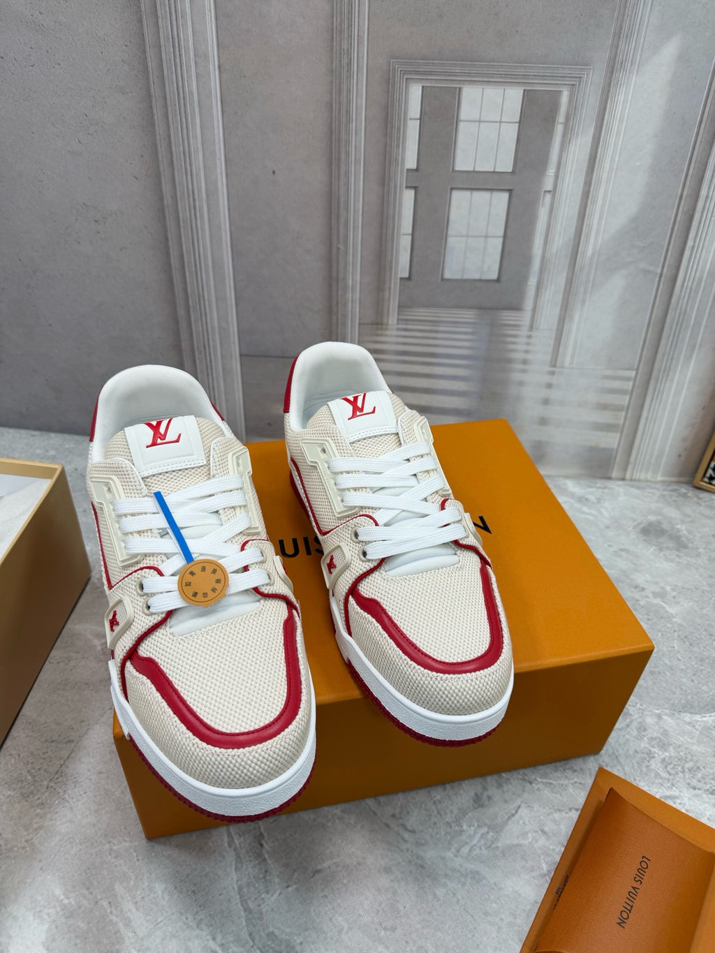 LOUIS VUITTON- Unisex sneakers