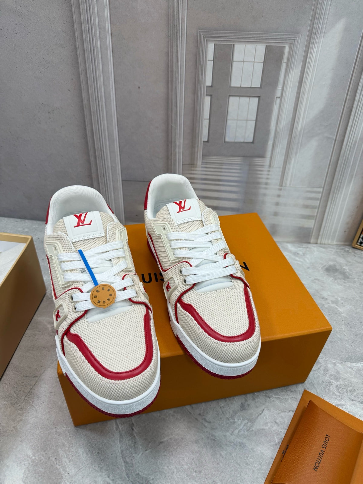 LOUIS VUITTON- Unisex sneakers