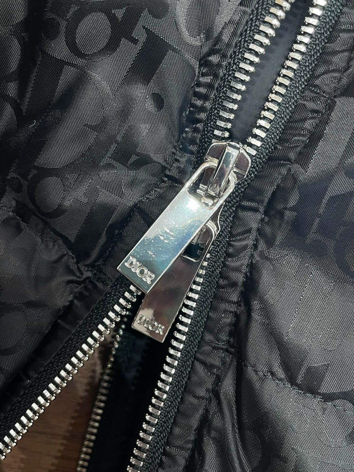 DIOR - Oblique Bi-Material