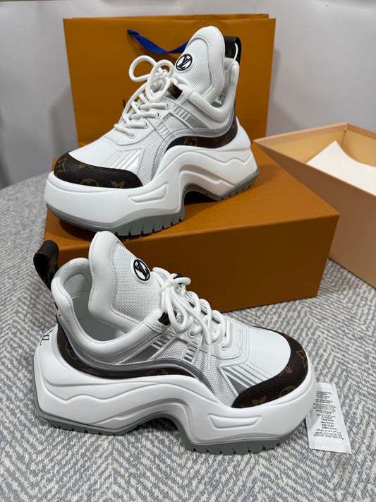 LOUIS VUITTON- Sneaker LV Archlight Trainer