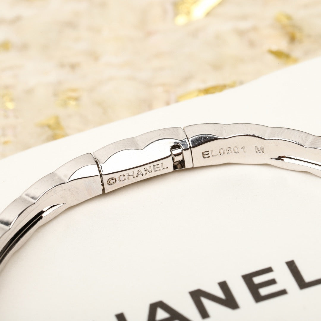 CHANEL - Bangle
