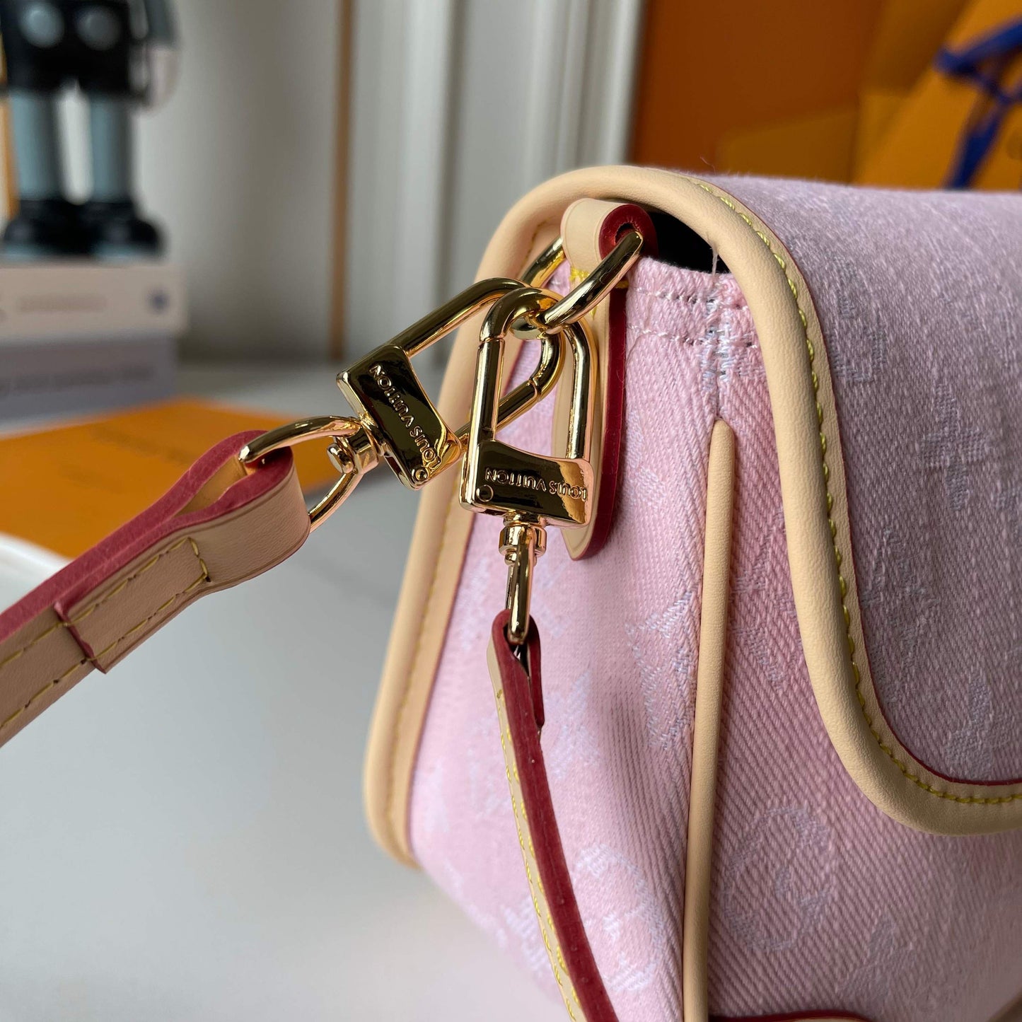 LOUIS VUITTON- Diane