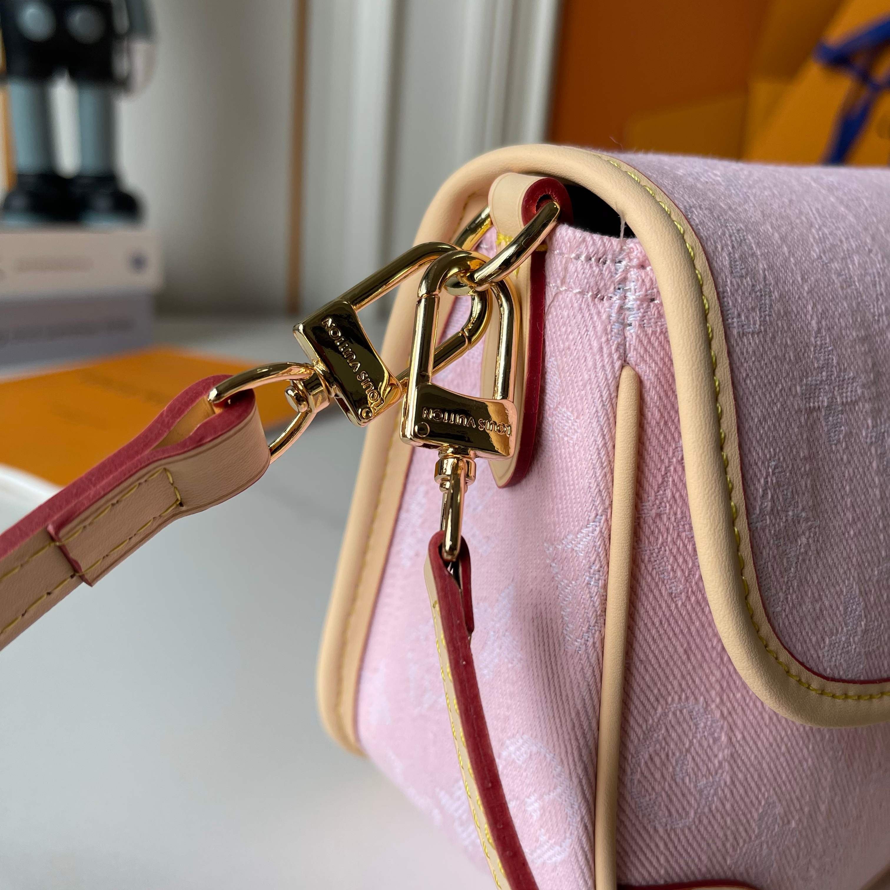 LOUIS VUITTON- Diane