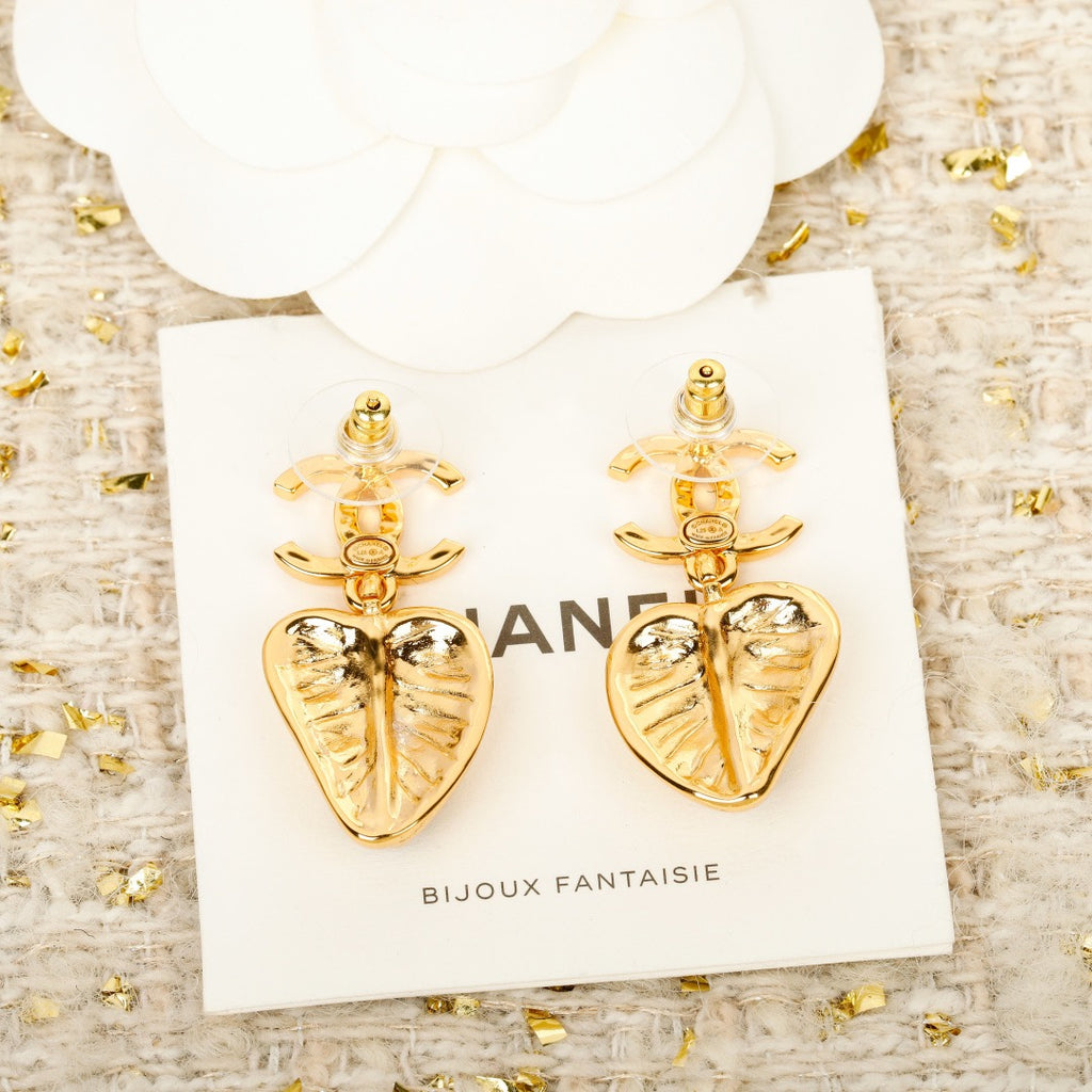 CHANEL - earrings