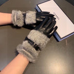 CHANEL - Fur gloves