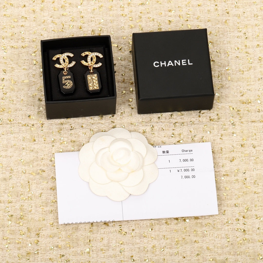 CHANEL - earrings