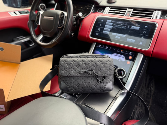 LOUIS VUITTON- Men’s Steamer bag