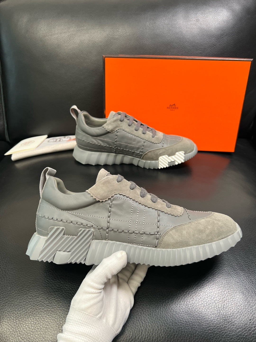 HERMES- Bouncing sneakers