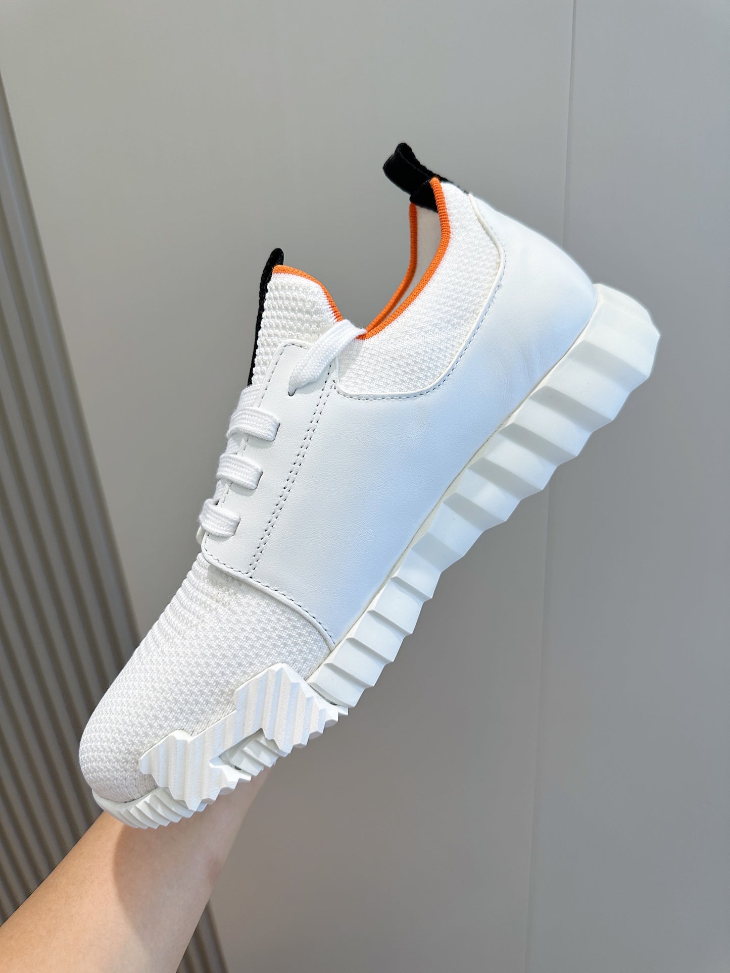 HERMES- Bouncing sneakers