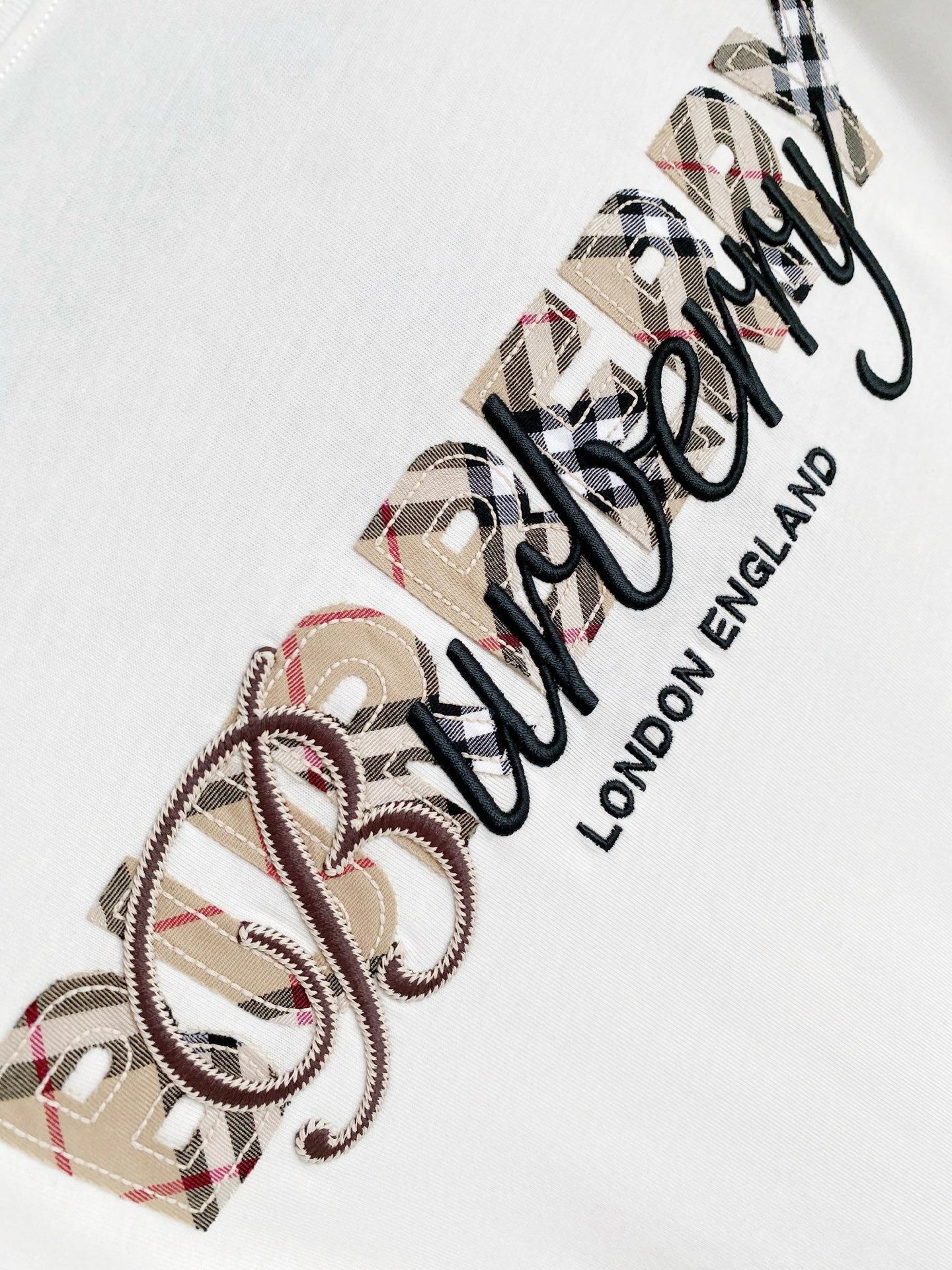 BURBERRY - T-shirt
