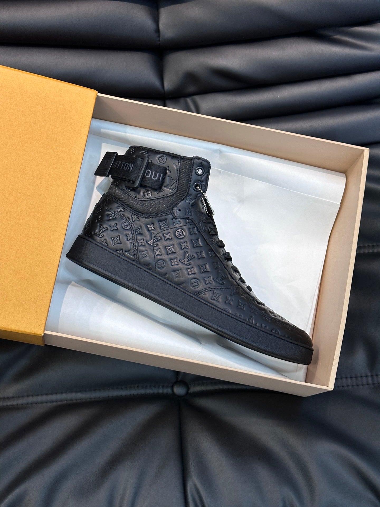 LOUIS VUITTON - Rivoli ankle