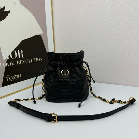 DIOR - oblique 30 Montaigne