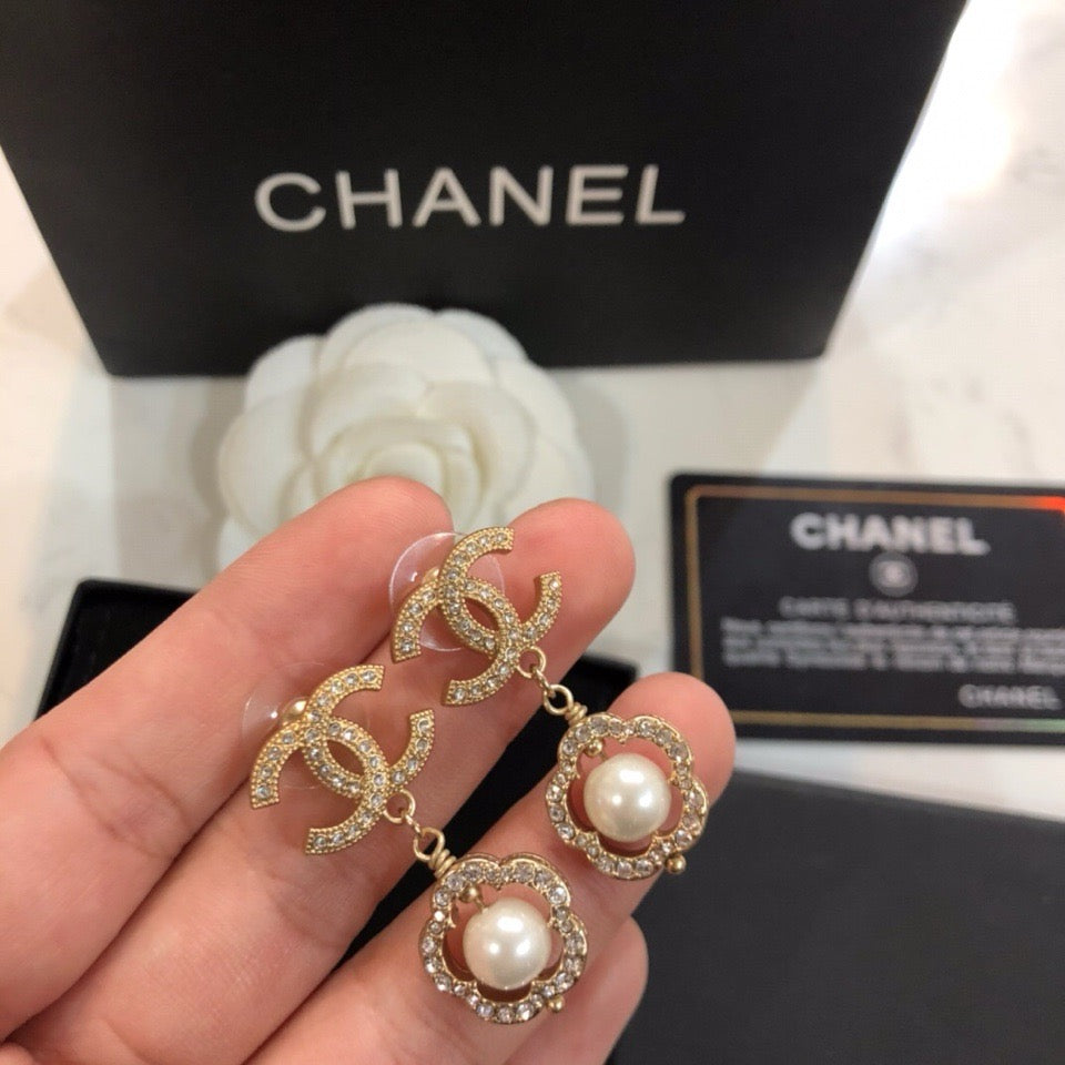 CHANEL - earrings