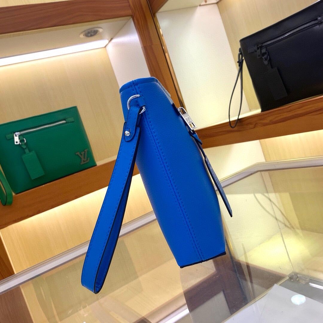 LOUIS VUITTON - Takeoff Pouch