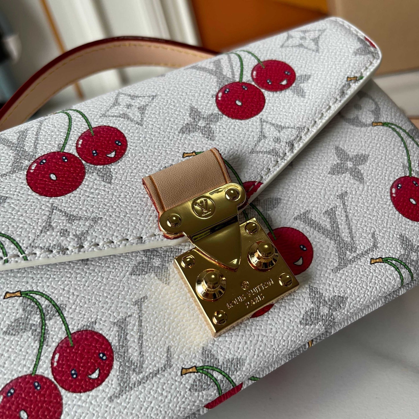 LOUIS VUITTON- LV x TM Pochette Métis East West