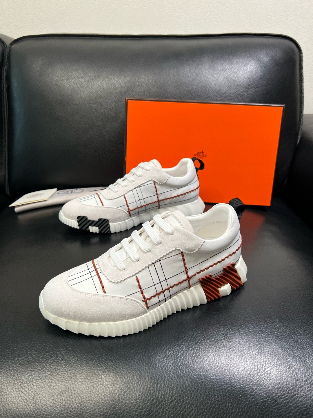 HERMES- Bouncing sneakers