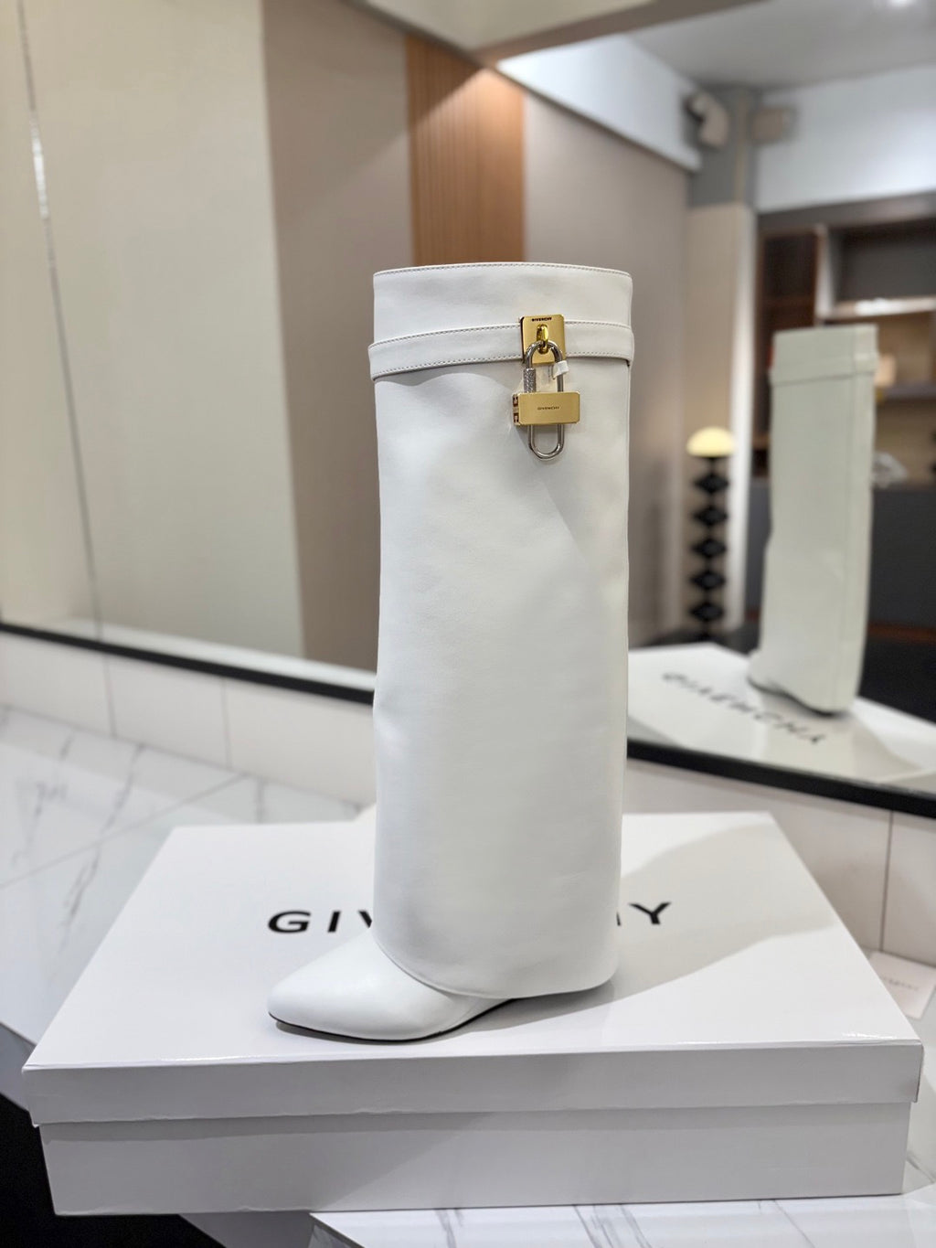 GIVENCHY - Shark lock boots