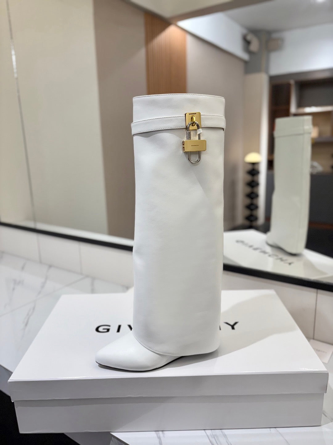 GIVENCHY - Shark lock boots
