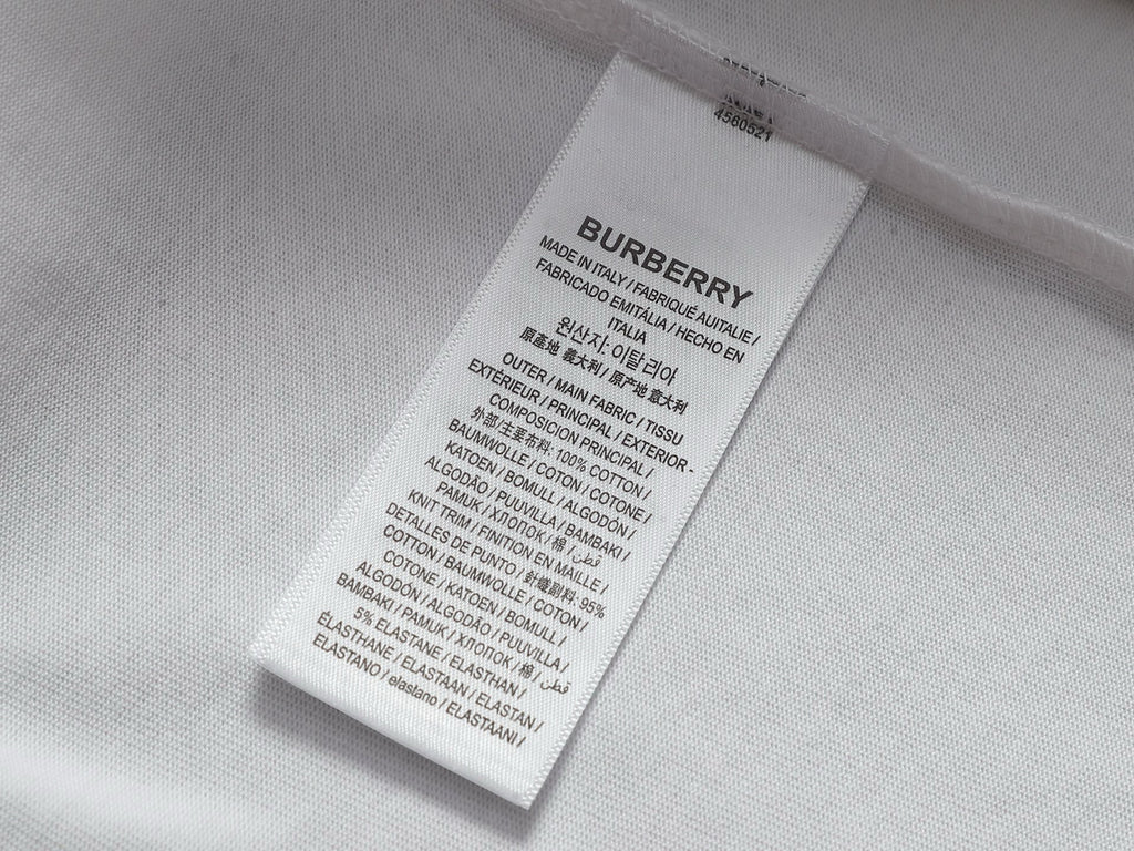 BURBERRY - T-shirt