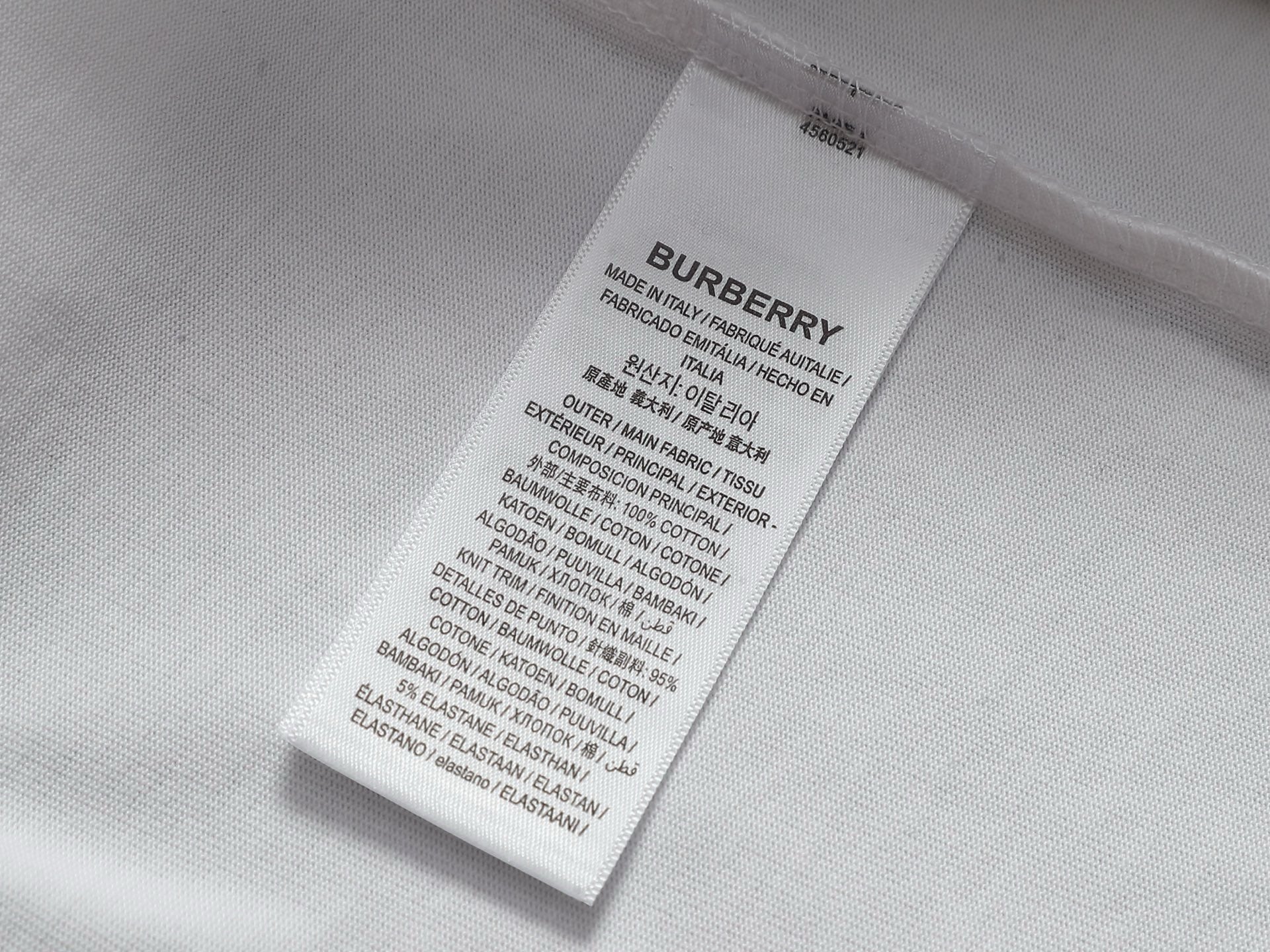 BURBERRY - T-shirt