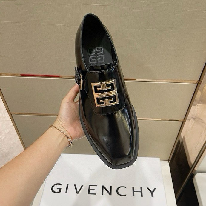 GIVENCHY - Givenchy Black Squared Buckle Loafers