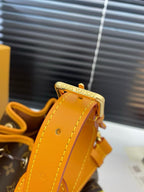 LOUIS VUITTON- Noé Cargo
