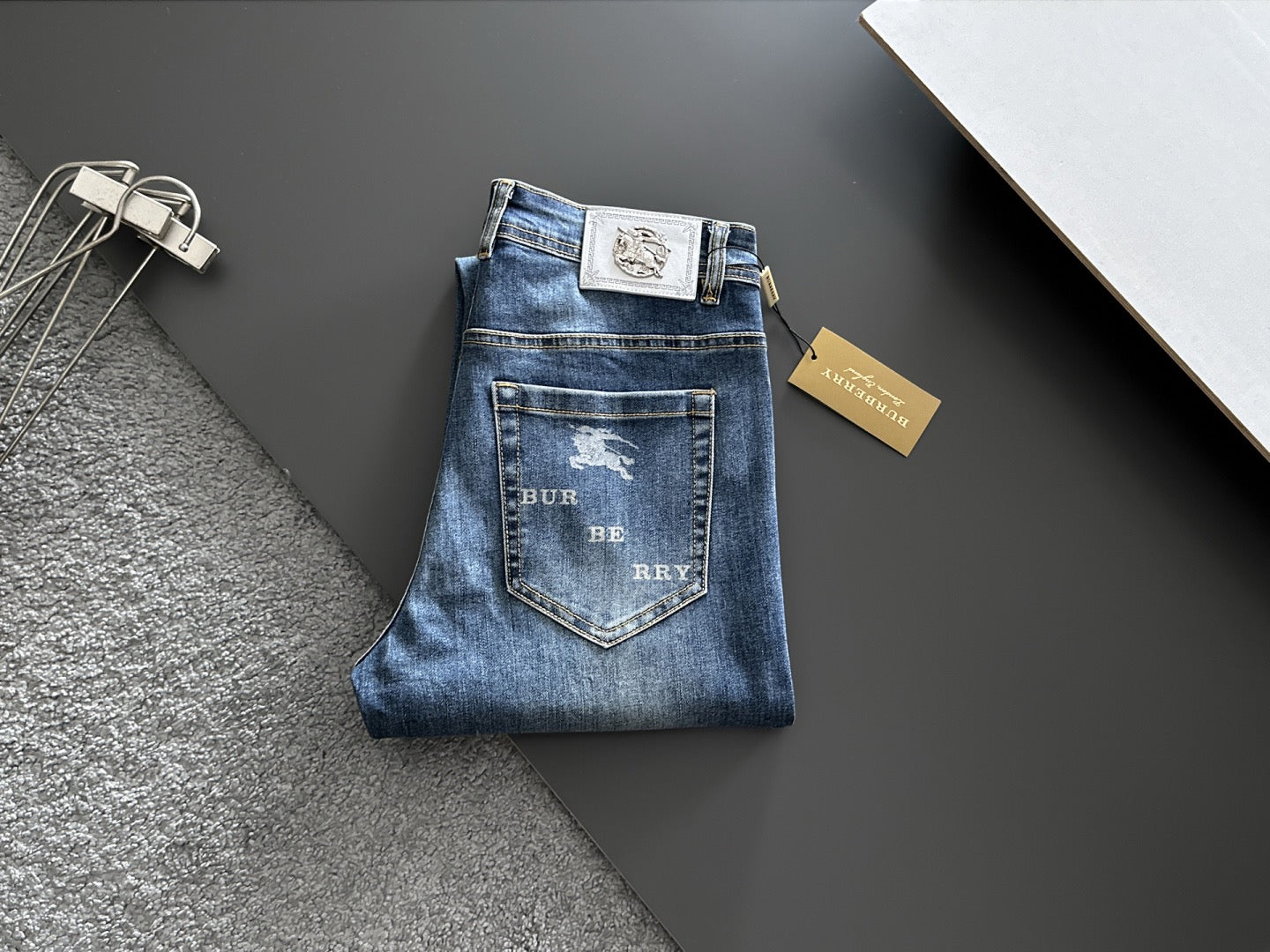 BURBERRY - Jeans