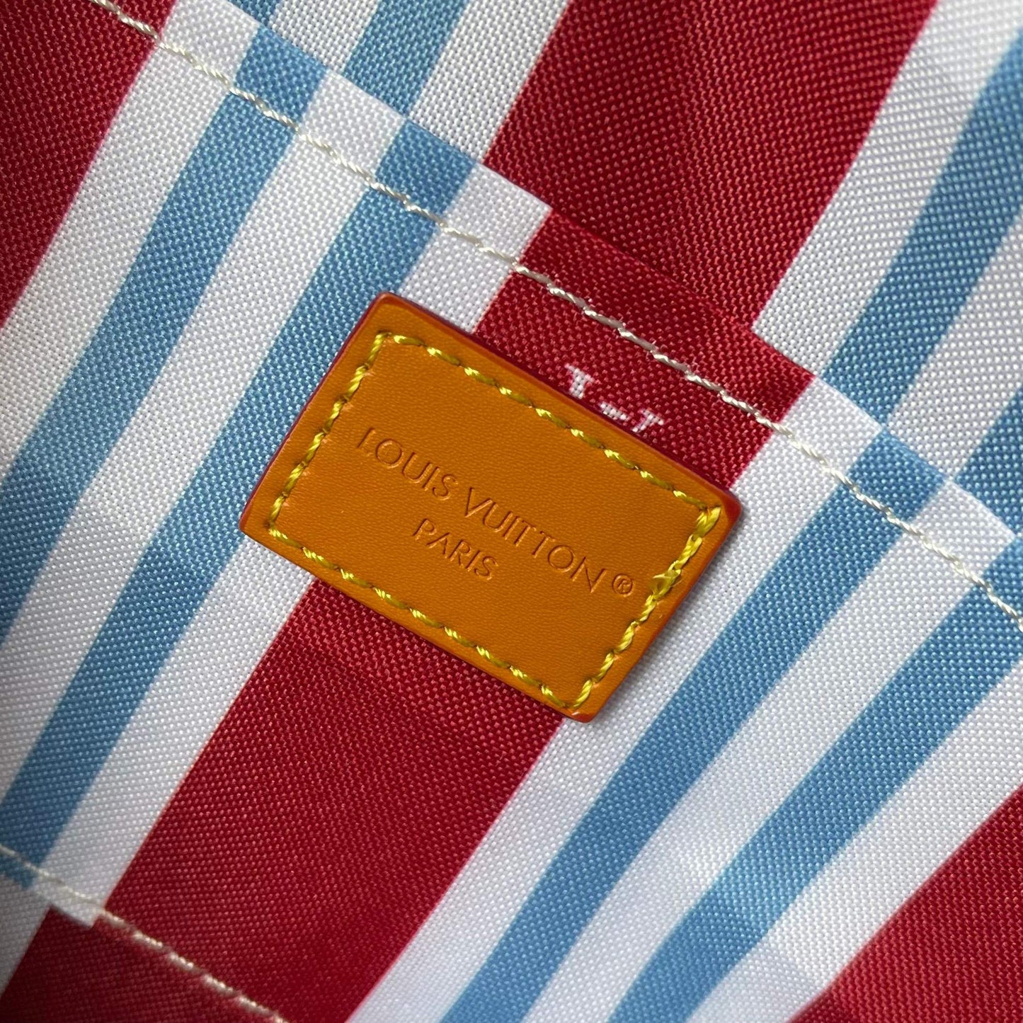 LOUIS VUITTON- Hills Chette