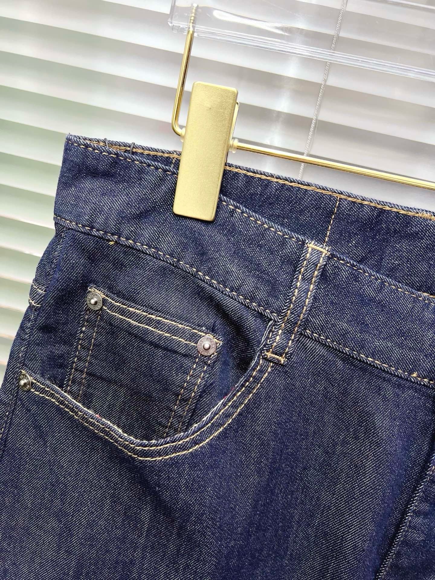 BURBERRY - Jeans